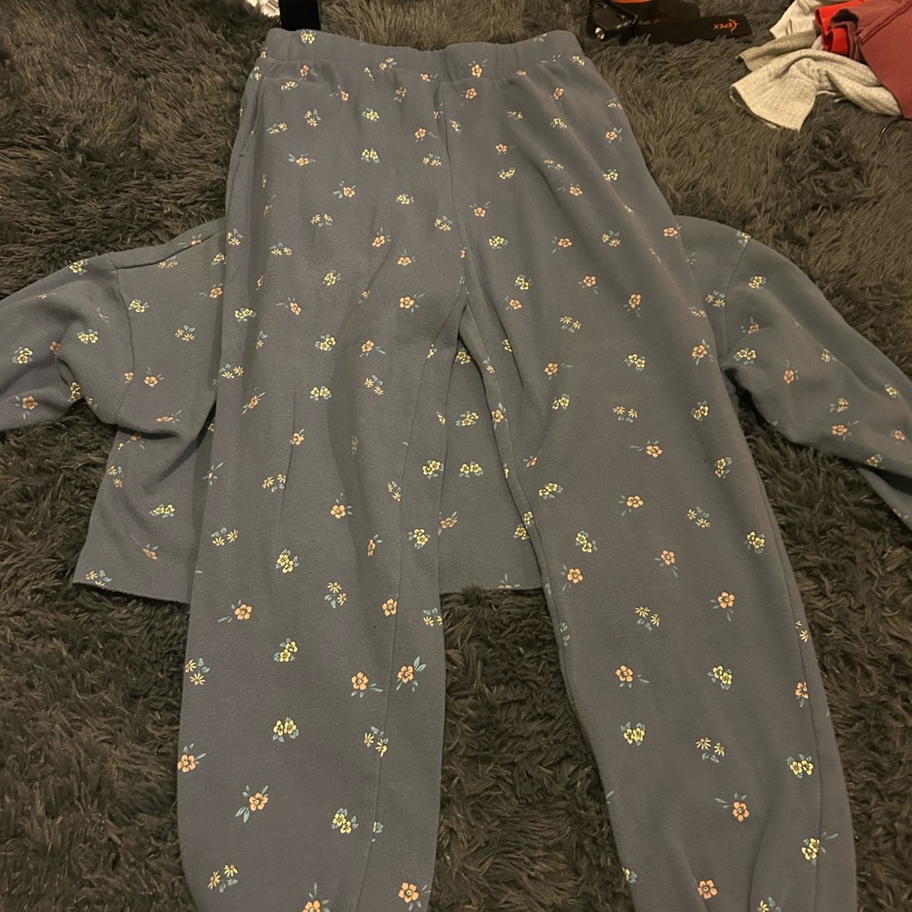 Colsie Gray Floral Lounge Set